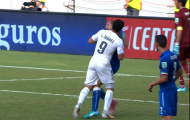Bất chấp tất cả, Suarez tái diễn màn 'cẩu xực' xấu xí