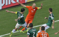 Robben gài bẫy Marquez kiếm penalty?
