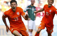 'Diễn viên đóng thế' Huntelaar cứu Van Persie