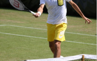 Federer diện đồ nổi tập luyện tại Wimbledon