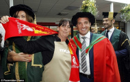 HLV Brendan Rodgers nhận bằng đại học danh dự