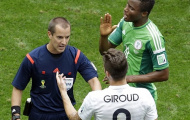 Obi Mikel tố Giroud chơi xấu đánh nguội
