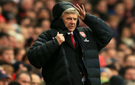Wenger ra sức trì hoãn việc Vermaelen đầu quân cho Man Utd