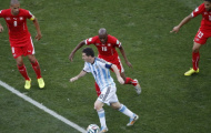 'Toàn đội Argentina phải phục vụ Messi'