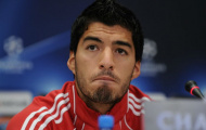 Chưa cập bến Barcelona, Suarez đã nhận phải cảnh báo