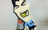 Trung Quốc bán khui bia Luis Suarez cắn người