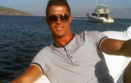 Bỏ rơi bồ, Ronaldo sang Hy Lạp giải sầu
