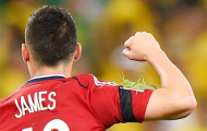 Fan xôn xao vì châu chấu bám theo người hùng đội tuyển Colombia
