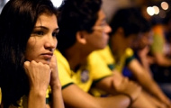 Fan hâm mộ Brazil vây kín bệnh viện chờ tin Neymar