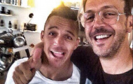 Thợ cắt tóc xác nhận Alexis Sanchez gia nhập Arsenal