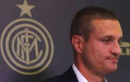 Vidic sẽ phải nhanh chóng học cách phòng ngự 3 người