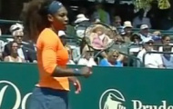 Video: Màn đấu khẩu kịch liệt của Serena và Jankovic