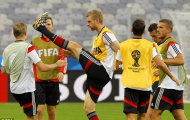 Trung vệ Mertesacker sợ Đức phải trả giá đắt