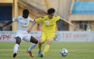 Đương kim vô địch V-League hút chết trên sân nhà