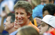 Edwin van der Sar tin Van Gaal không cần bom tấn để tạo nên thành công ở M.U