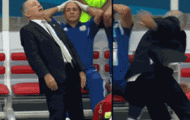 9 khoảnh khắc đáng xấu hổ nhất World Cup 2014