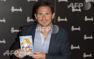 Lampard viết truyện 'kể xấu' đồng đội cũ