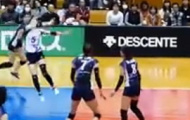 Video: Libero gây sốc với khả năng ghi điểm sau vạch 3m