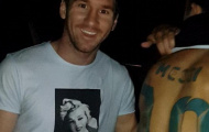 CĐV xăm tên và số áo của Messi lên lưng