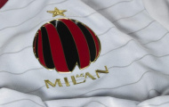 Chùm ảnh: Milan ra mắt áo đấu với logo lạ