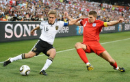 Các huyền thoại đội tuyển Anh và Đức tri ân Gerrard và Lahm
