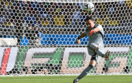 Lấy David Ospina, HLV Wenger 'khích' Wojciech Szczesny
