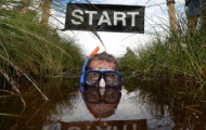 Lặn trong đầm lầy, cuộc thi quái gở nhất trên thế giới