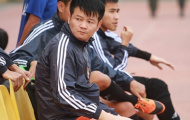 Văn Quyến bị CĐV tố hút thuốc bên lề trận đấu của Ninh Bình