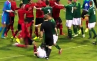 Cầu thủ U20 Mexico và Bắc Ailen ẩu đả loạn xạ ngay trước mặt trọng tài