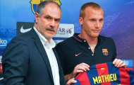 Tân binh Mathieu ngang ngạnh với BLĐ Barca