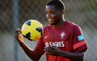 Arsenal sắp rải 'bom tiền' để đón sao trẻ Carvalho