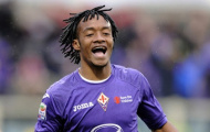 Điểm tin chuyển nhượng đêm 02/08: M.U hoãn vụ Vidal, theo Cuadrado