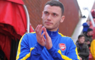 Arsenal bán tống bán tháo Vermaelen