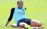 Dani Alves phải rời Barcelona vì lương quá cao