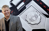 Wayne Rooney được huyền thoại Peter Schmeichel ủng hộ đeo băng thủ quân M.U