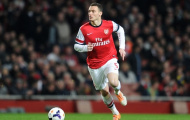 Arsenal sẽ bán rẻ Vermaelen cho Barca vì 'cạch mặt' M.U