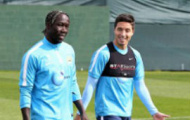 Chùm ảnh: Bacary Sagna ra mắt các đồng đội mới tại Man City