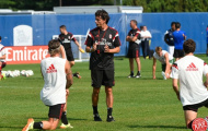 HLV Inzaghi khẩn xin fan của Milan kiên nhẫn