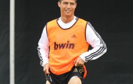 Cristiano Ronaldo mở đầu trào lưu 'khoe đùi' trong bóng đá