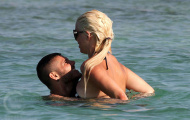 Wanda Nara và chồng trẻ say sưa tình tứ