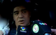 Video: Bức xúc, Maradona thẳng tay tát phóng viên