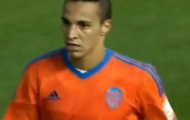 Video: Rodrigo sút hiểm hóc hạ gục thủ môn Diego Lopez