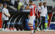 HLV Wenger nổi đóa với trọng tài vì thẻ đỏ cho Ramsey