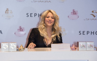 Shakira bị tuyên 'đạo nhạc'