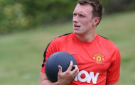 Phil Jones sắp giàu to với hợp đồng mới