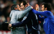 HLV Mourinho hằn học với Petr Cech