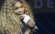 Video: Serena gây choáng khi trổ tài ca hát