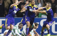 CĐV Celtic nổi giận khi CLB bị loại khỏi Champions League