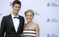 Djokovic vừa đánh giải vừa lo... vợ đẻ
