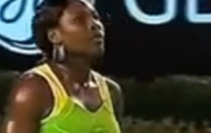Video: Sharapova và cú đánh lịch sử nhằm thẳng Serena